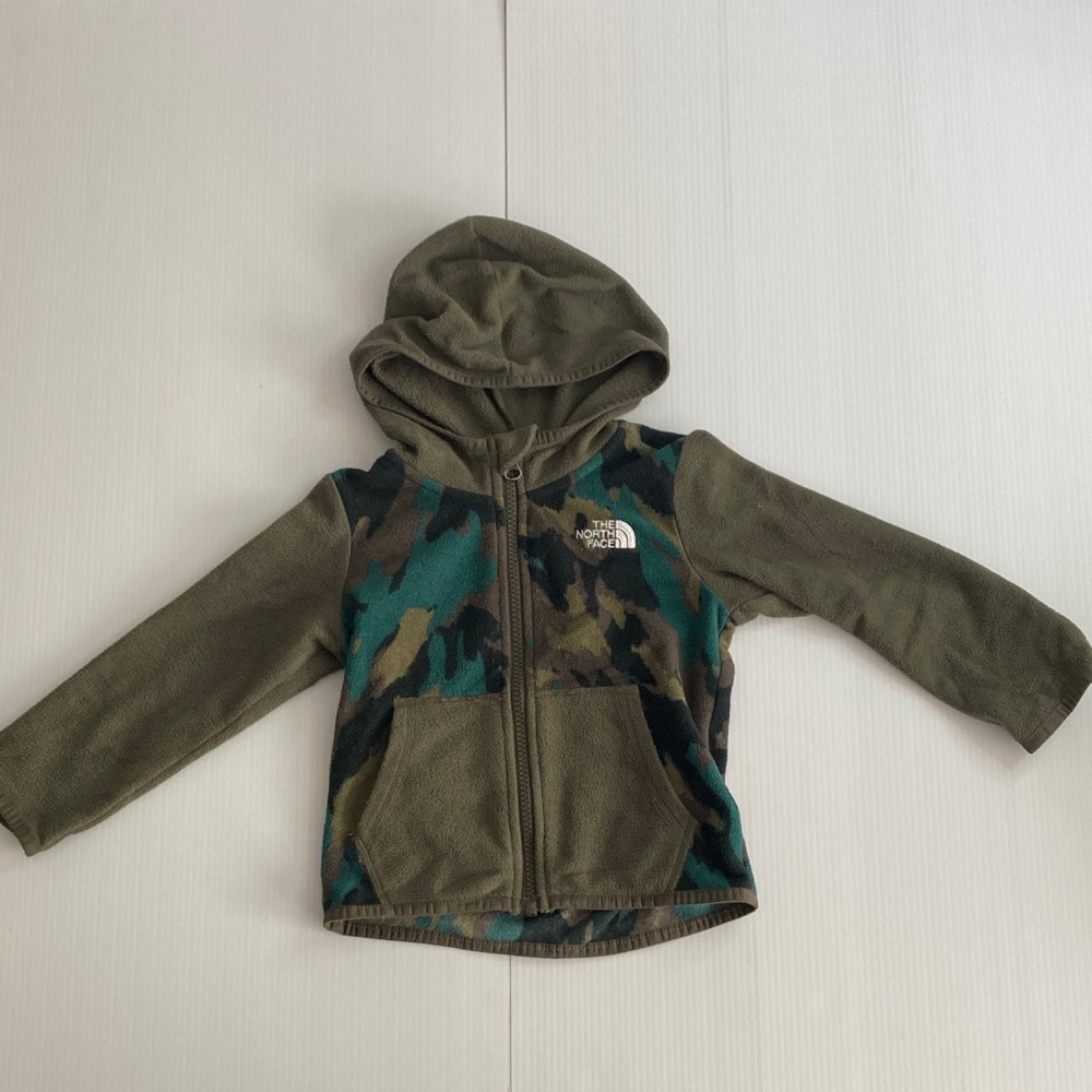The North Face Kids 2T Green Camo Fleece Zip Hoodie